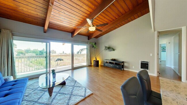Living area with ocean and canyon view - 6542 Ocean Crest Dr
