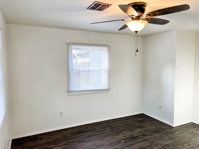 Building Photo - 3217 Niagara St