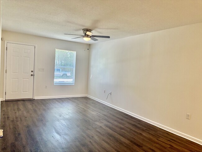 Building Photo - 8173 Woods Ave