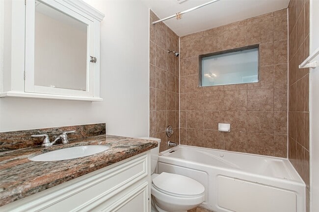 Building Photo - 4931 Junius St