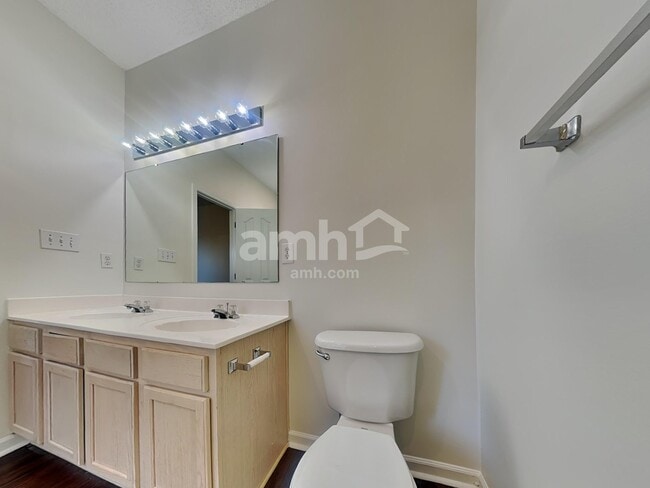 Building Photo - 6043 Shining Oak Ln
