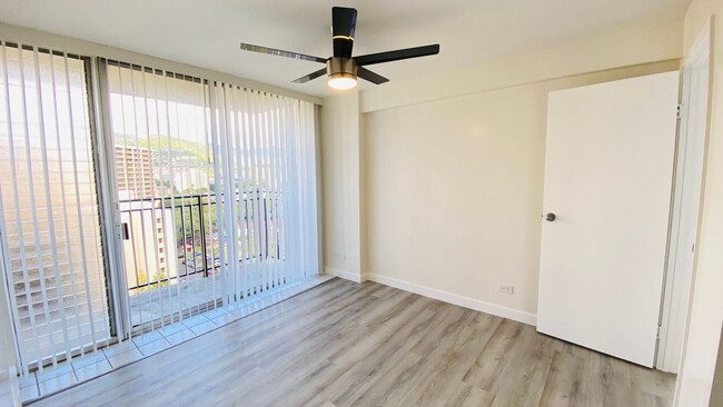 Building Photo - Newly renovated 2bedroom unit in metro Hon...