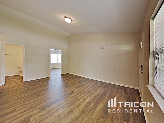 Building Photo - 11733 Shannon Pointe Rd