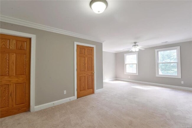 Building Photo - 8940 Ladue Rd