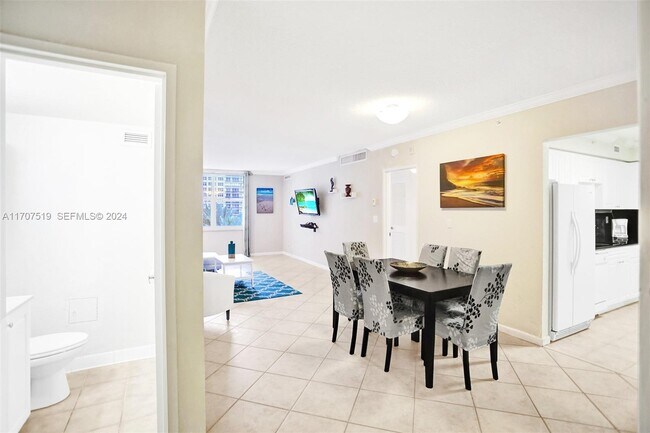 Building Photo - 2501 S Ocean Dr