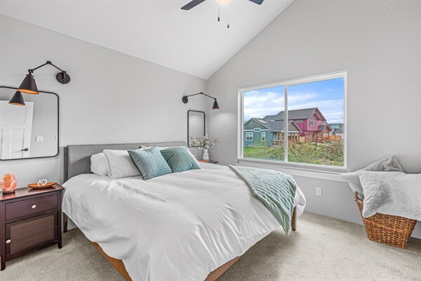 Building Photo - 303 Gangnes Dr