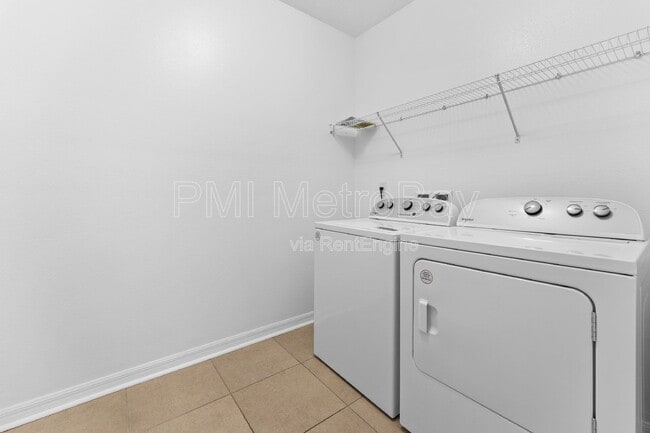 Building Photo - 105 Lacewing Pl