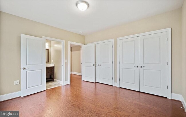 Building Photo - 7430 Howard Ct