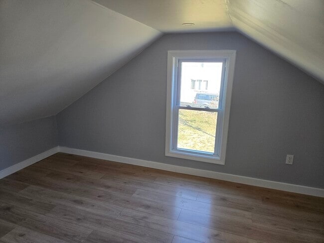 Building Photo - 45 Oak St