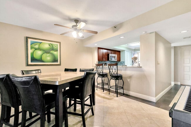 Building Photo - 6662 Boca Del Mar Dr