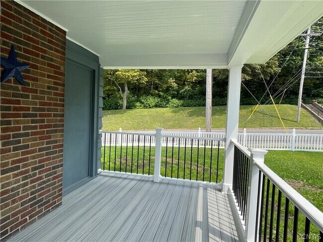 Building Photo - 1222 Hawley Ave