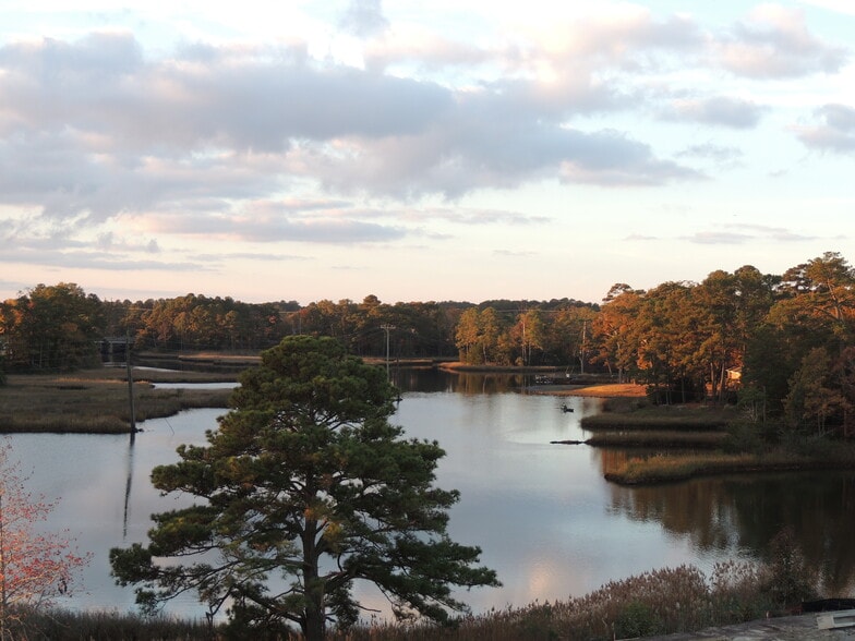 Linkhorn Estuary - 1292 Laskin Rd