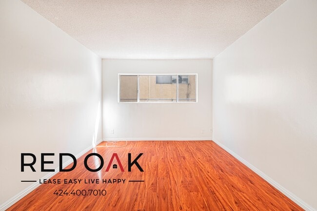Building Photo - 10535 Lindley Ave