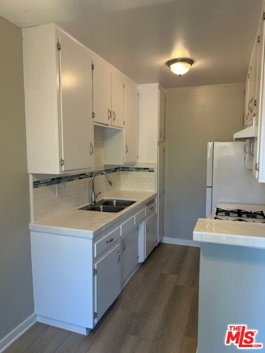 Building Photo - 3560 S Centinela Ave
