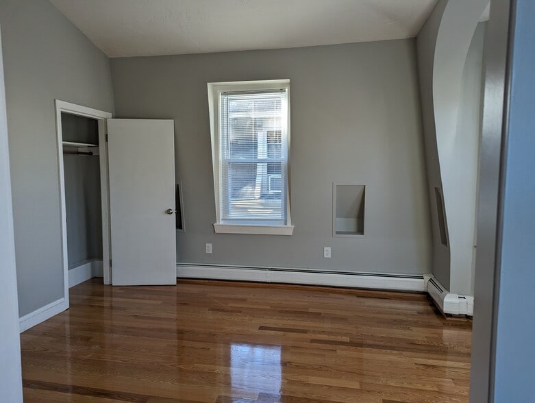 Building Photo - 60 Sacramento St