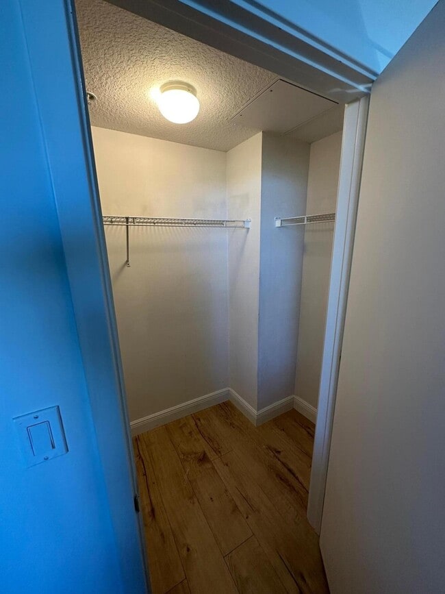 Building Photo - 1551 N Flagler Dr