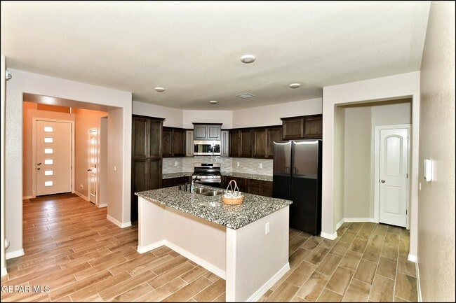 Building Photo - 10716 Drew Pearson Dr