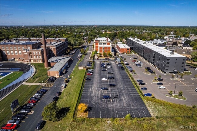 Building Photo - 2917 Main St