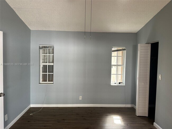 Building Photo - 1107 SW 83rd Ave