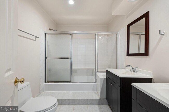 Building Photo - 7713 Lafayette Forest Dr