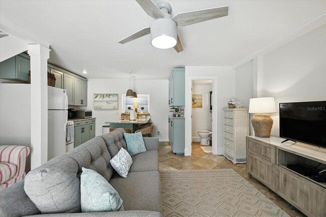 Building Photo - 235 10th Ave NE