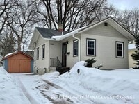 Building Photo - Cozy 2 Bedroom 1 Bathroom Home