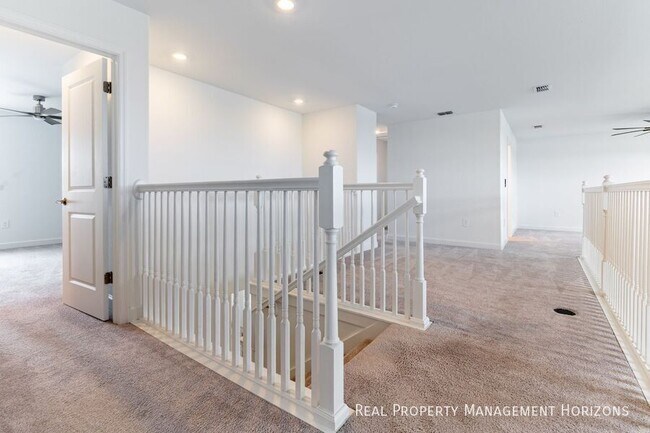 Building Photo - 15436 White Linen Dr