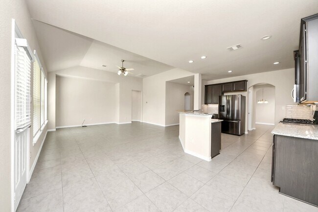 Building Photo - 21254 Lucknow Ln