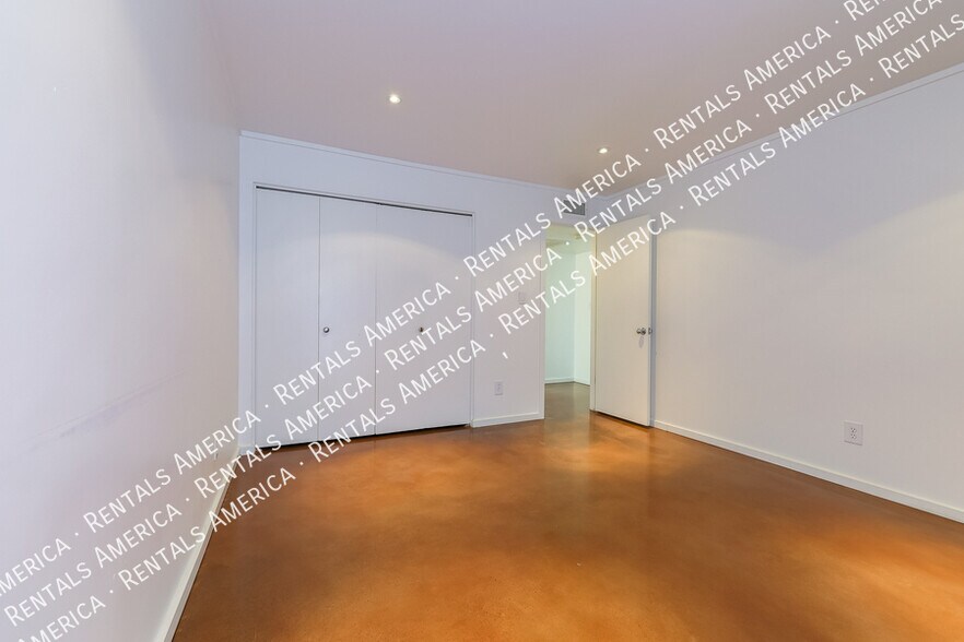 Building Photo - 4202 N 38th St