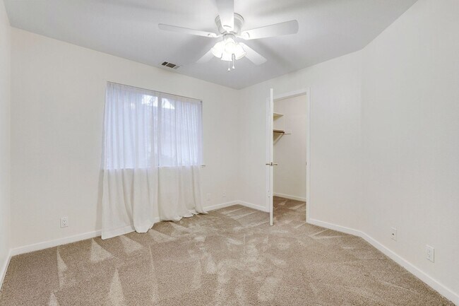 Building Photo - South Davis Home in quiet Cul-de-sac