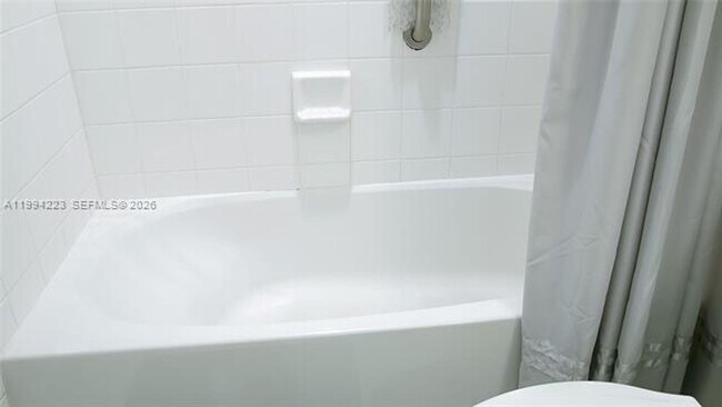 Building Photo - 18100 N Bay Rd