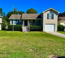 Building Photo - 8 S Lake Dr
