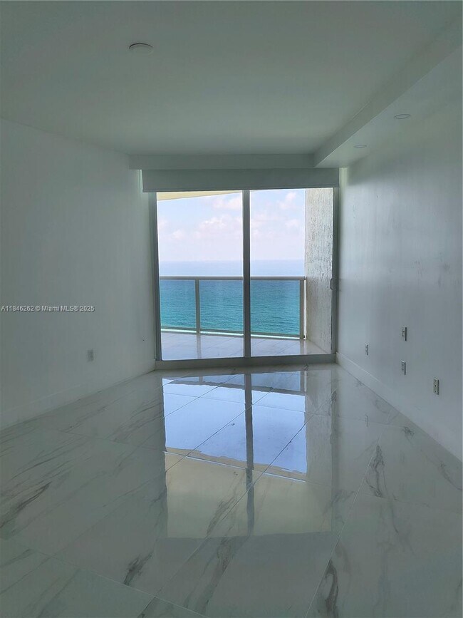 Building Photo - 19111 Collins Ave