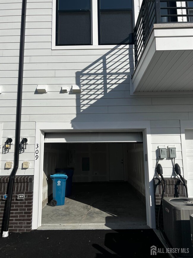 Building Photo - 309 Lyla Ln
