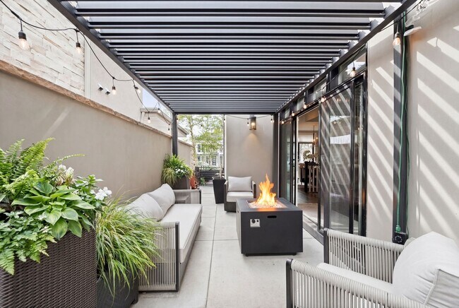 Building Photo - Luxury 4BD, 6BA Cherry Creek Home with 4 Outdoor Spaces