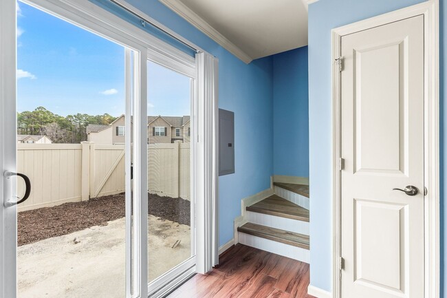 Building Photo - 404 Sullivan Loop Rd