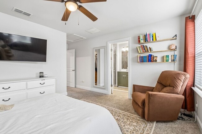 Building Photo - Beautifully maintained and now available as a rental for the very first time!