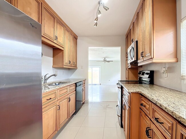 Building Photo - Beautifully remodeled, 1,332-square foot 3 bedroom/ 2½ bath/ home