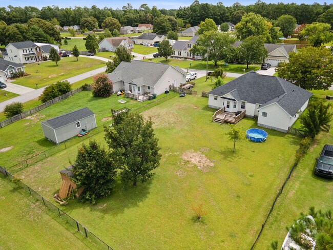 Building Photo - 202 Weeping Hollow Ct
