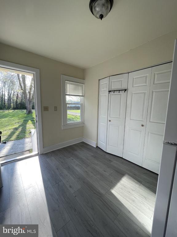 Building Photo - 6013 Rosedale Dr