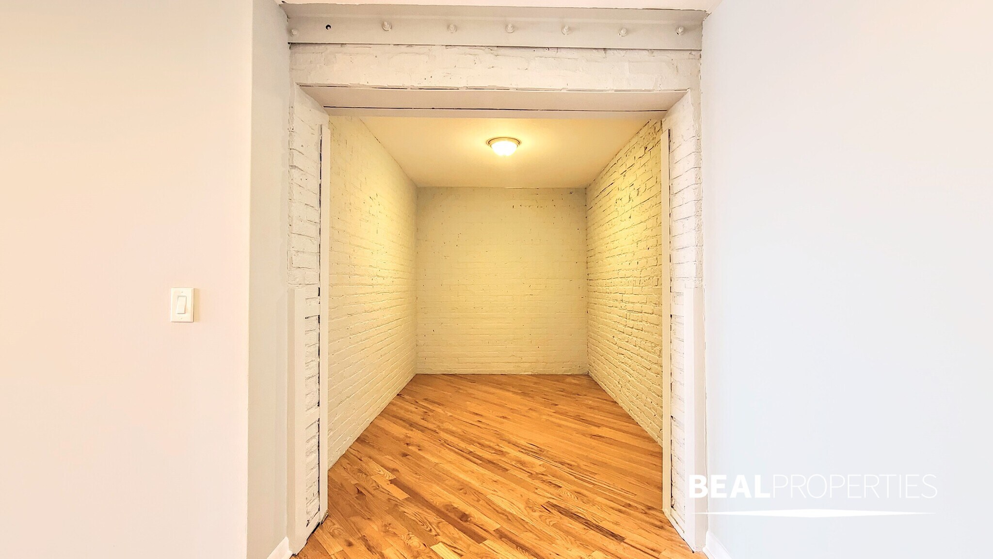 Building Photo - 2320 N Damen Ave