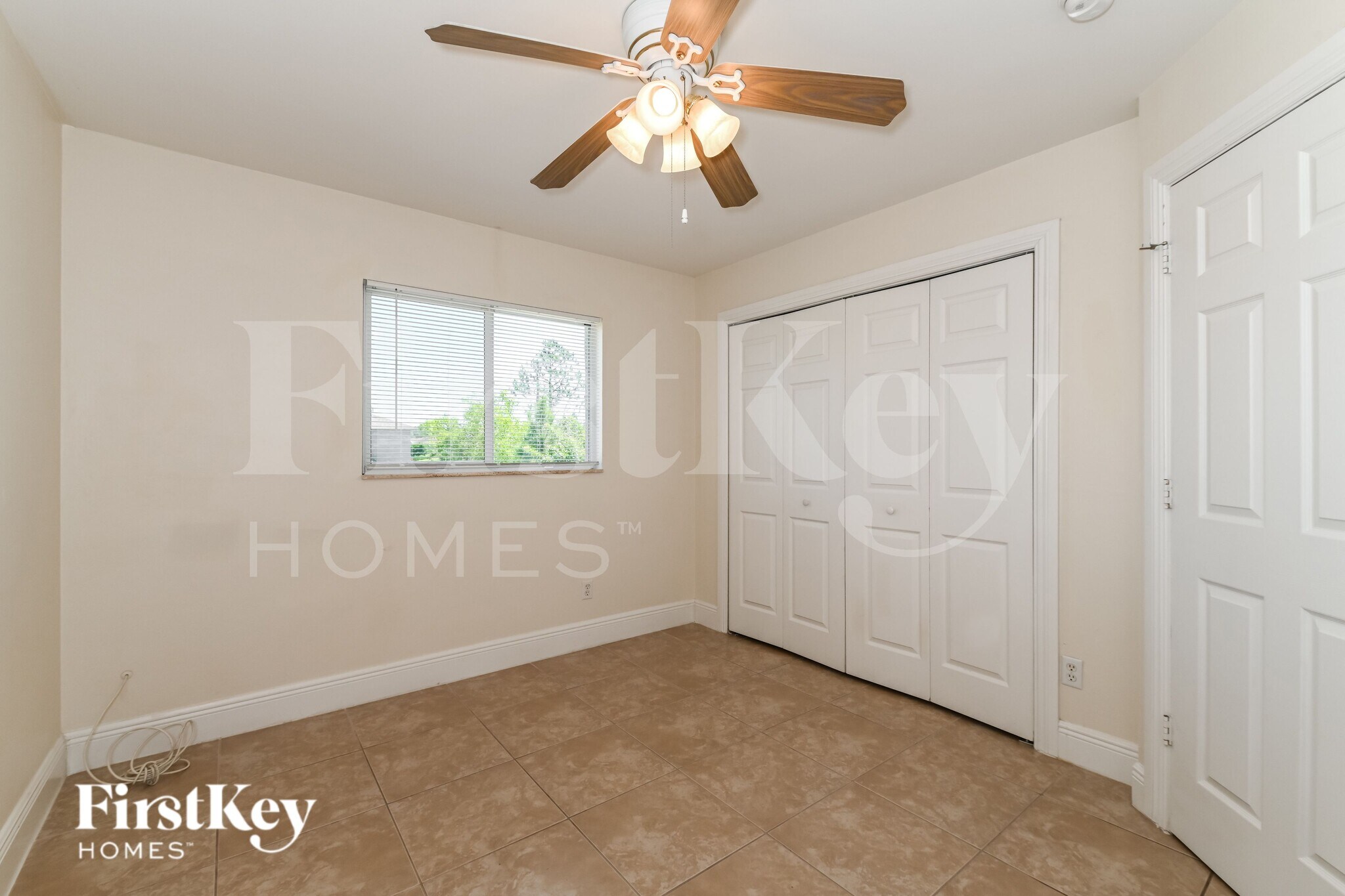 Building Photo - 2429 Mae Ave S