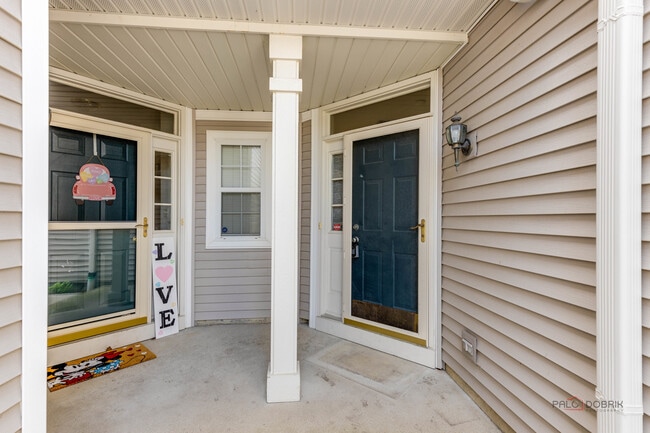 Building Photo - 708 Valley View Ct