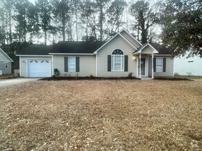 Building Photo - Three Bedroom Two Bath Home in Derby Park