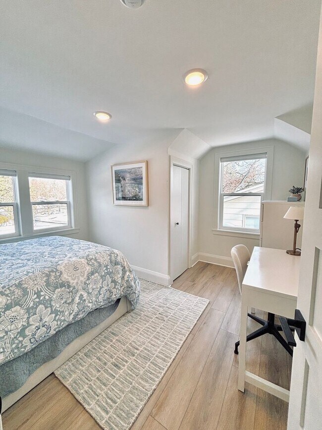 Building Photo - 7713 Knoll St