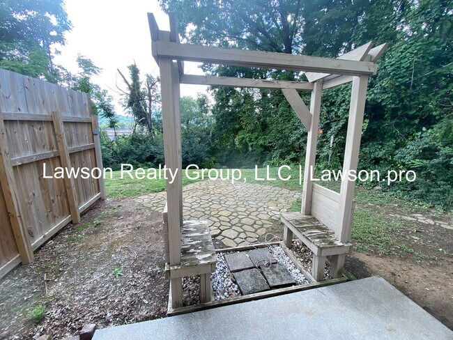 Building Photo - Welton 740-742