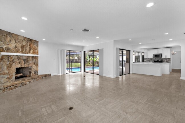Building Photo - 6878 Entrada Pl