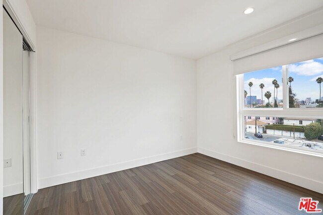 Building Photo - 1539 Purdue Ave