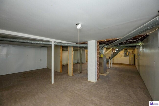 Building Photo - 604 Balmoral Rd