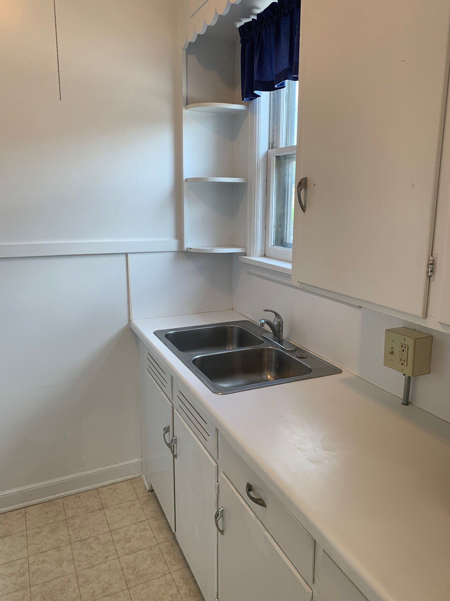 Kitchen 2 - 618 S Farwell St